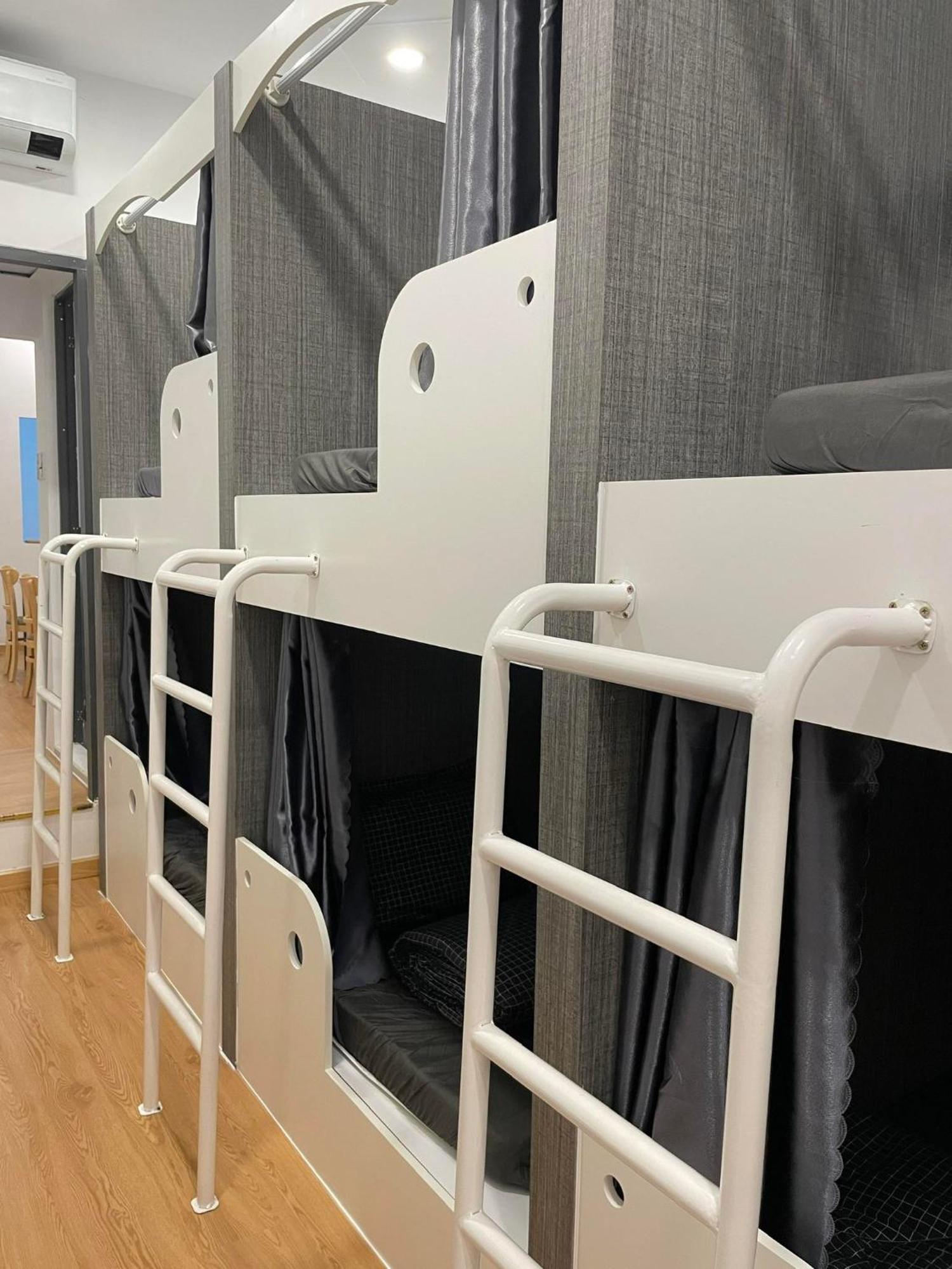 Alphabet Home Capsule โฮจิมินห์ซิตี้ ภายนอก รูปภาพ