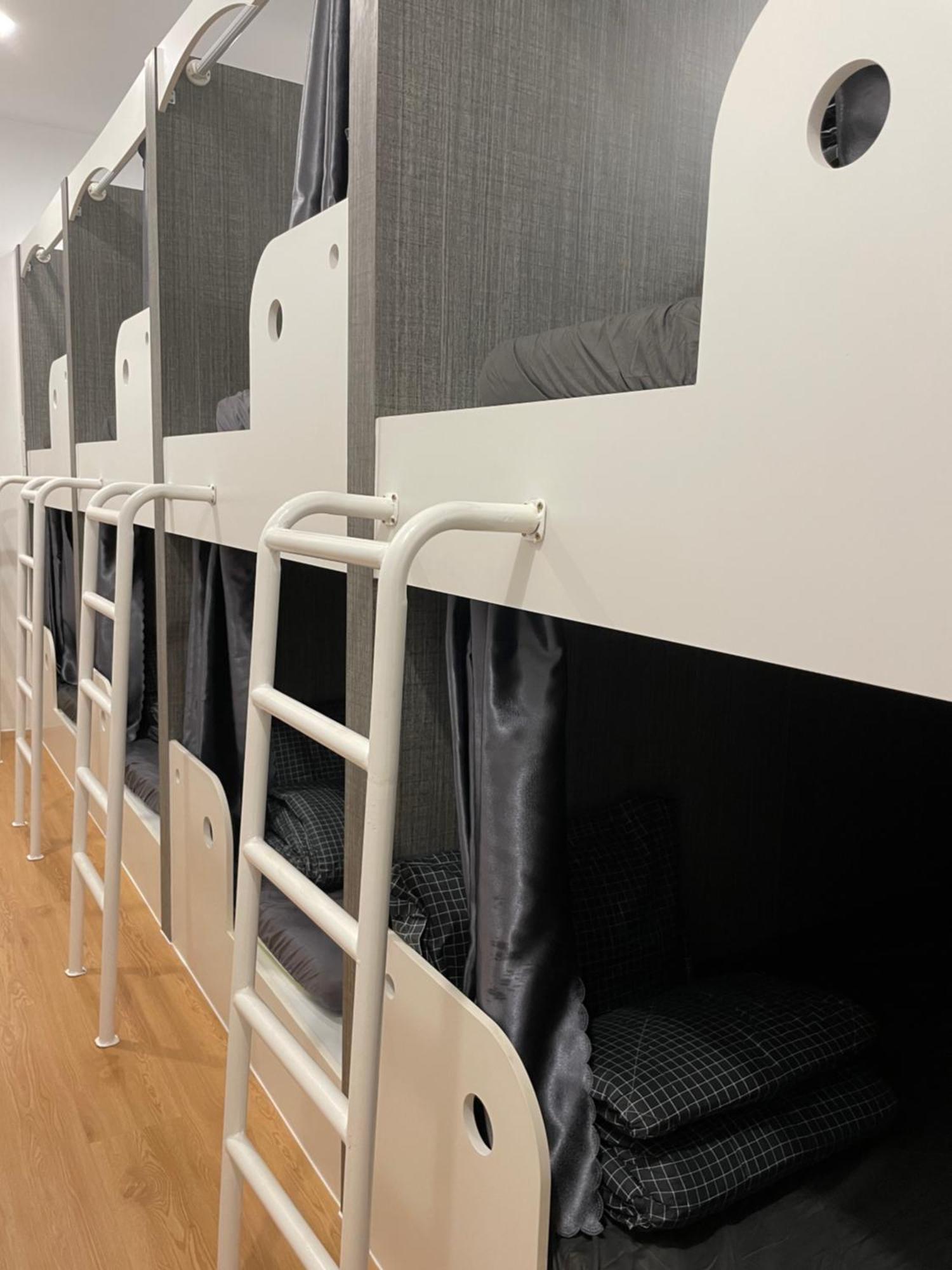 Alphabet Home Capsule โฮจิมินห์ซิตี้ ภายนอก รูปภาพ